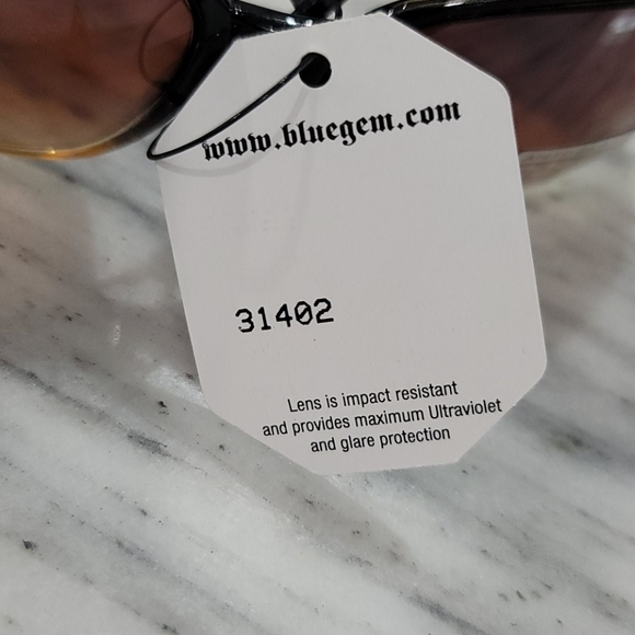 Sunglasses - Picture 6 of 6